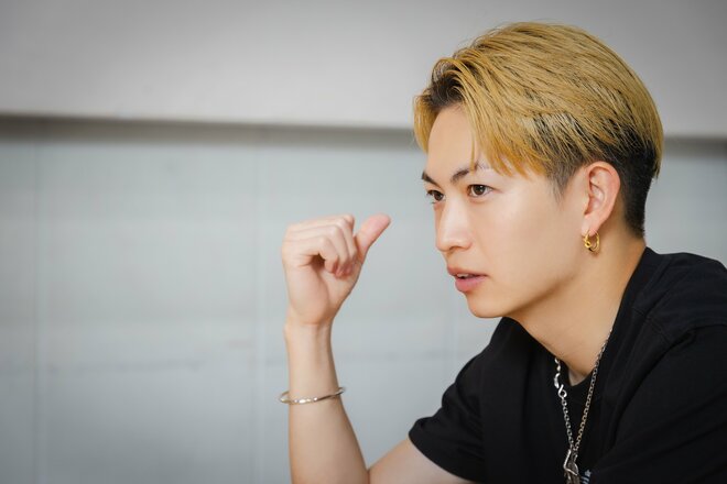 綱啓永　撮影／有坂政晴（9/10）