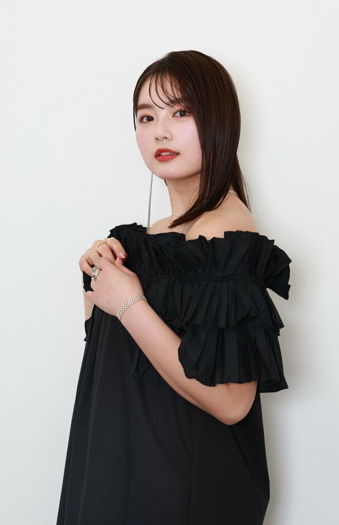 箭内夢菜　撮影／小島愛子　スタイリスト／田中享奈　ヘアメイク／伊藤遥香（3/4）