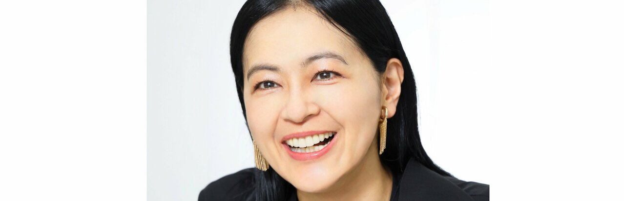 今年50歳の黒谷友香、25年以上続ける｢二拠点生活｣。千葉での乗馬やDIY生活と、人生100年時代に見据える“憧れの女性像”}