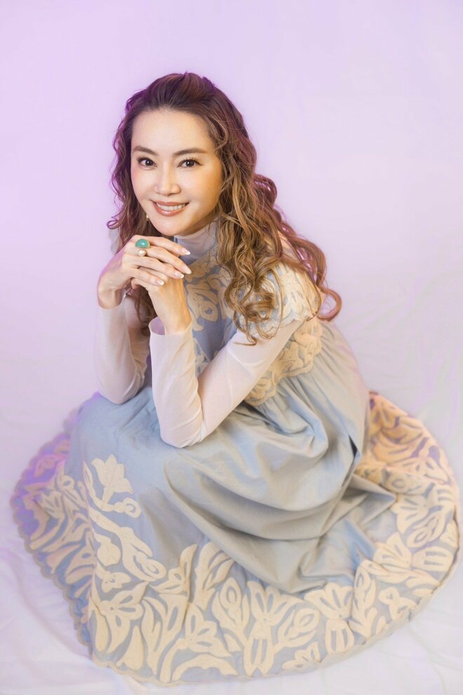 観月ありさ　ヘアメイク／持丸あかね　スタイリスト／後藤仁子（2/4）