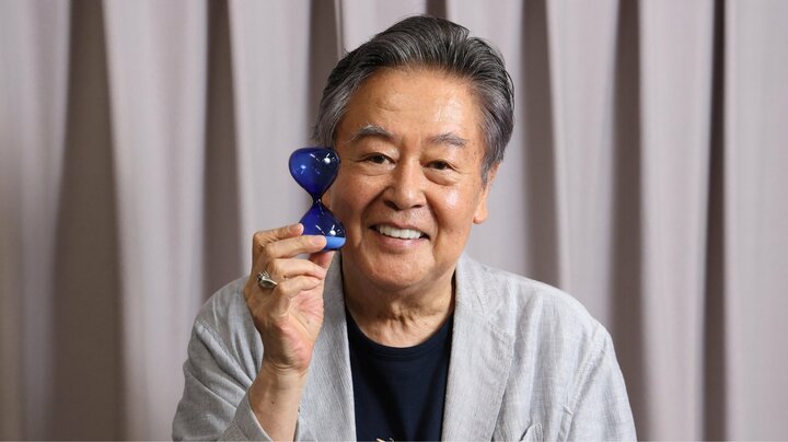 『スチュワーデス物語』の｢教官！｣77歳・風間杜夫が大先輩・白石加代子と挑む神々の世界！｢台本を見ない｣中山優馬と｢お母さんっぽい｣ワハハ女優との『大誘拐』秘話も 
